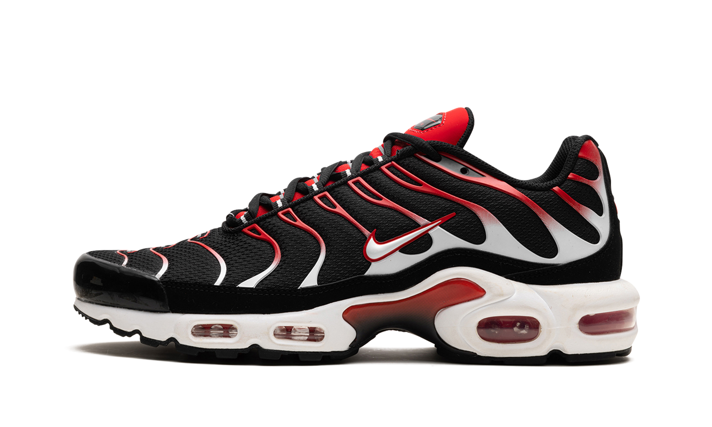 Air Max Plus "Black White University Red" DM0032 004