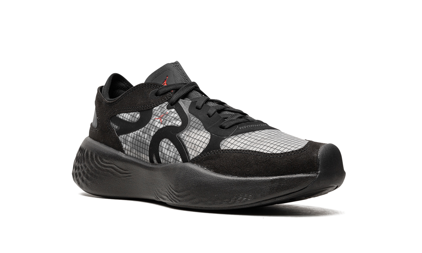 Delta 3 Low "Black Anthracite" DN2647 060