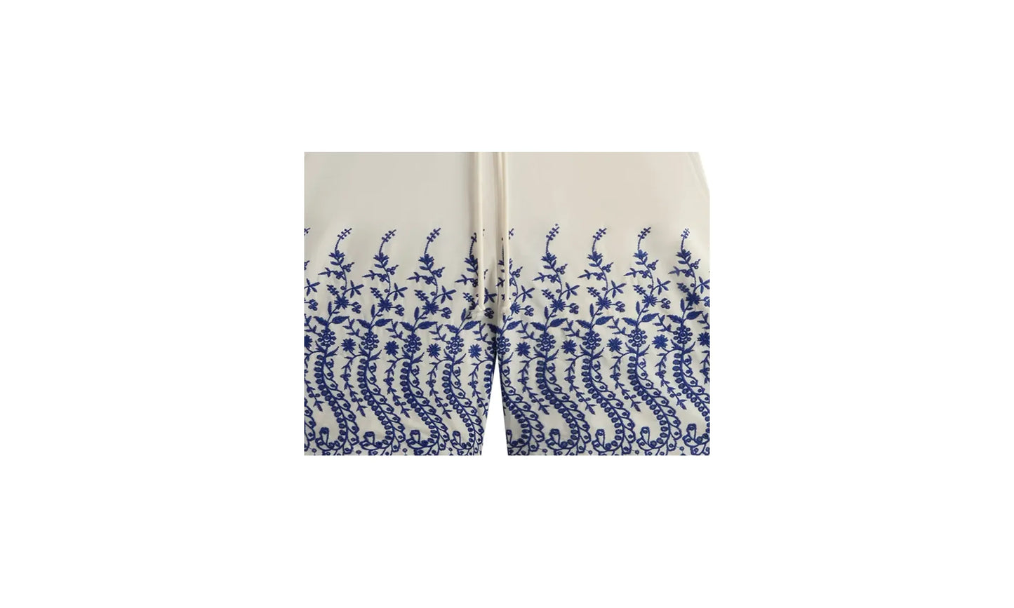 Floral Eyelet Lewis Short "Current" KHM060594 412