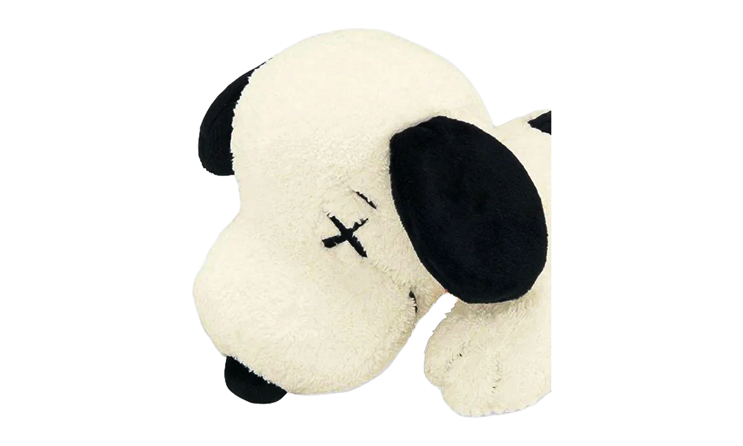 Uniqlo x Peanuts Snoopy Plush (Small) "White" KAWS202497