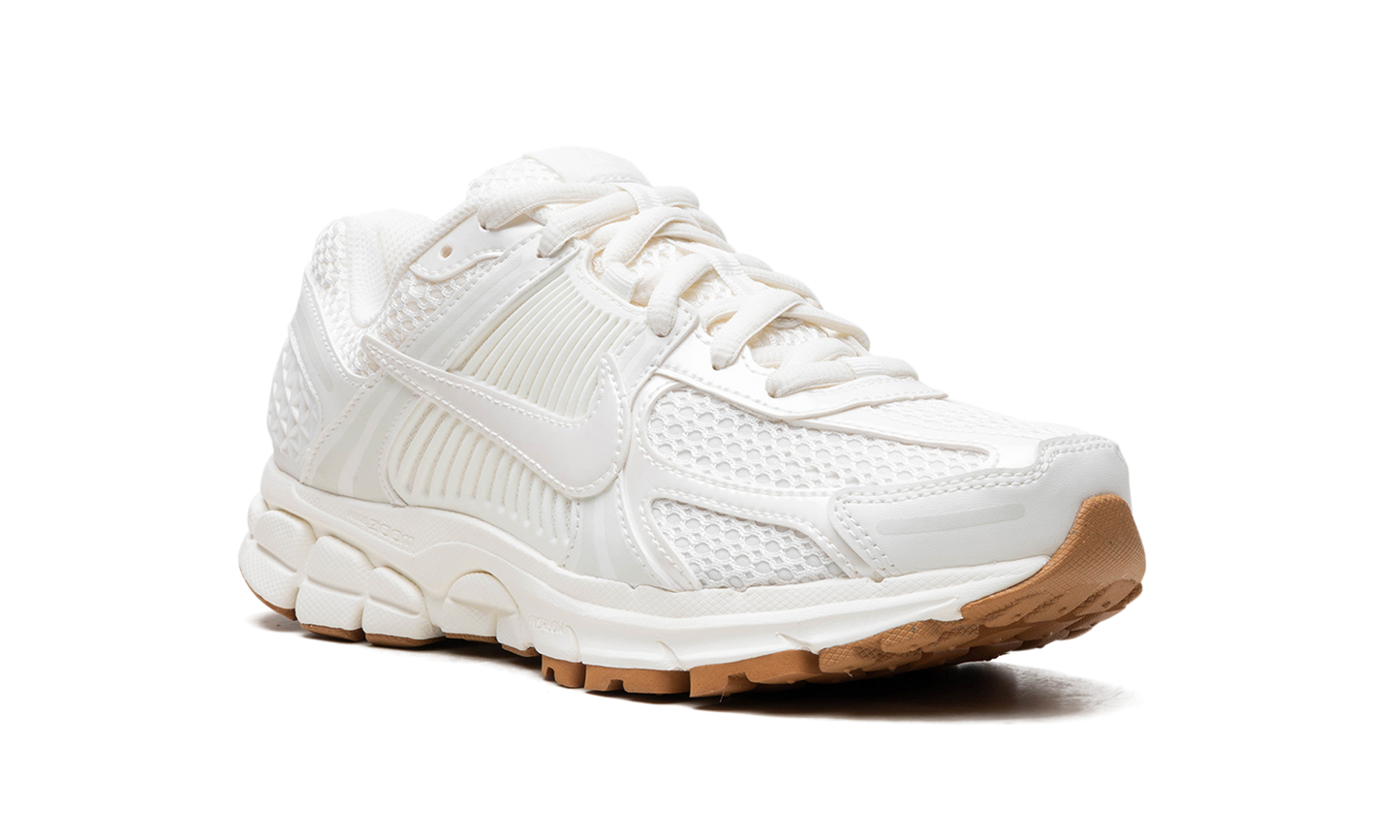 WMNS Zoom Vomero 5"SAIL GUM" HM5886 133