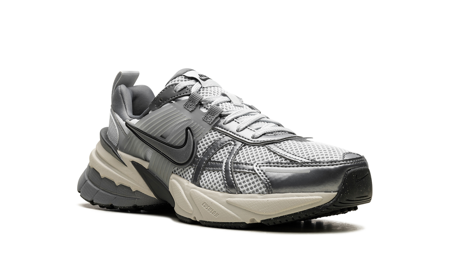V2K RUN WMNS"Pure Platinum Wolf Grey" FD0736 003