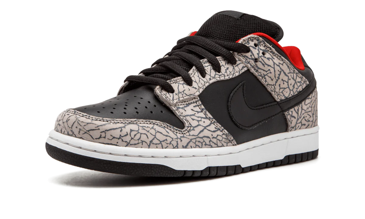 SB Dunk Low Pro "Supreme - Black Cement" 304292 131