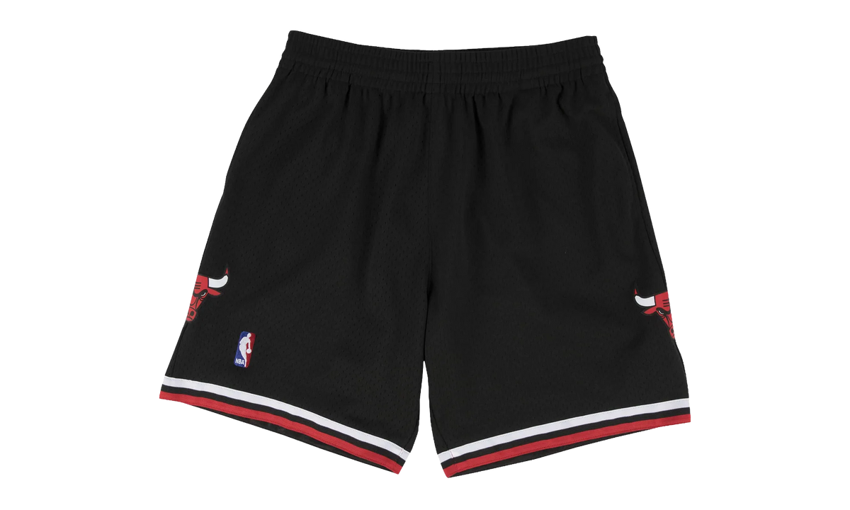 Chicago Bulls Swingman Shorts "Black / Red" MSHAC18023 CBUBLCK97