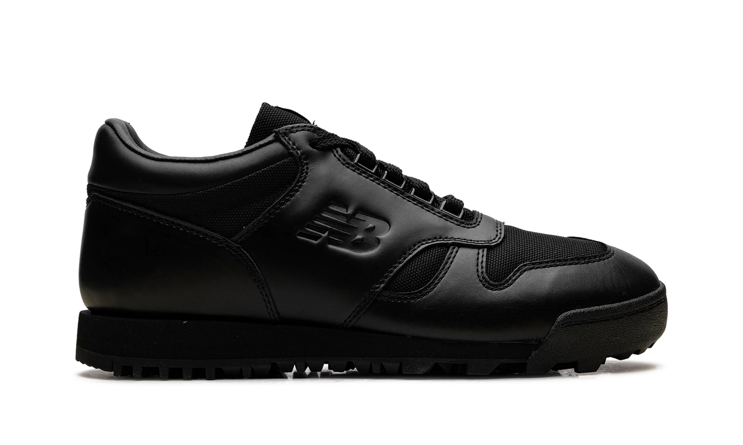 Rainier Low "Triple Black" UALGSBBB