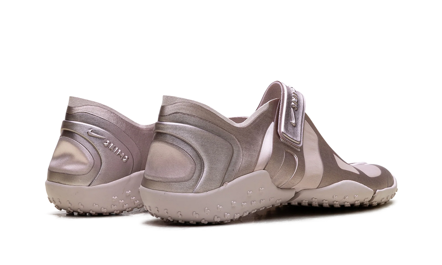 Air Rift Satin WMNS "SKIMS - Slit Red" IQ7158 600