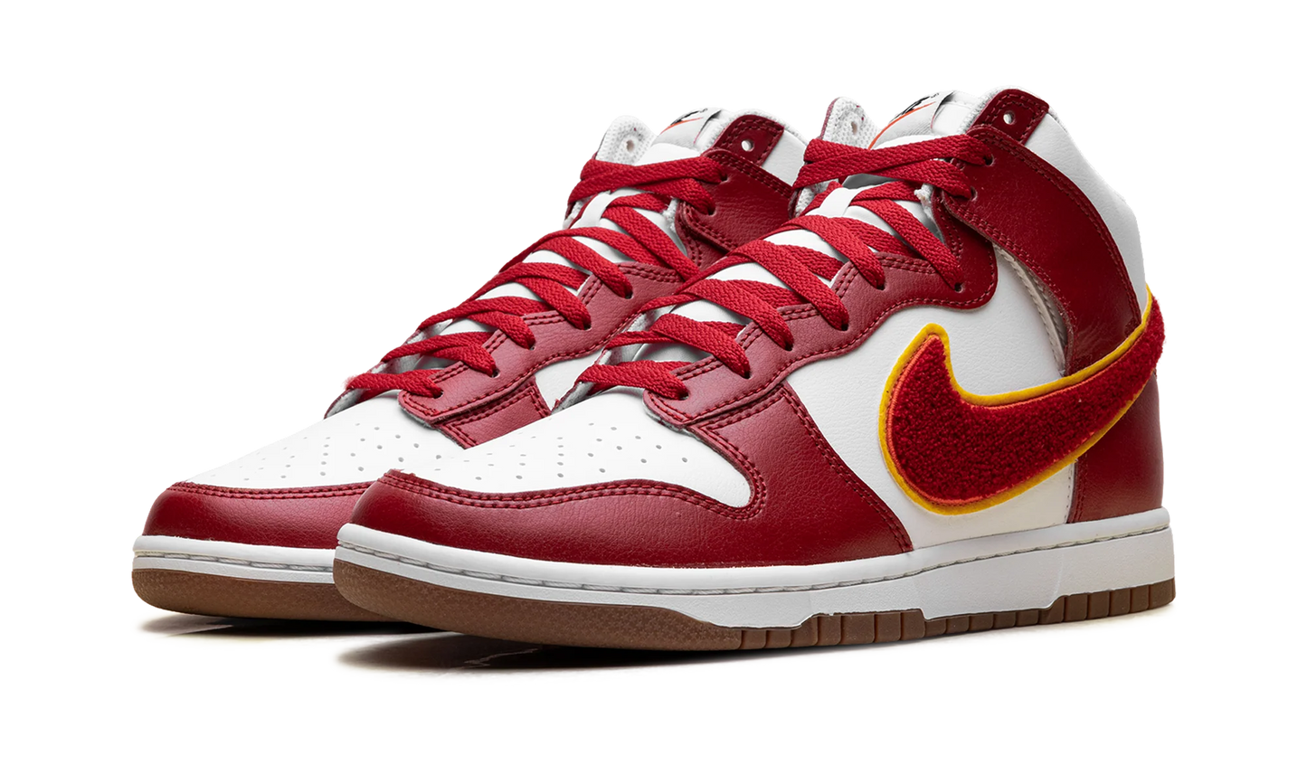 Dunk High "Chenille Swoosh White Gym Red" DR8805 101