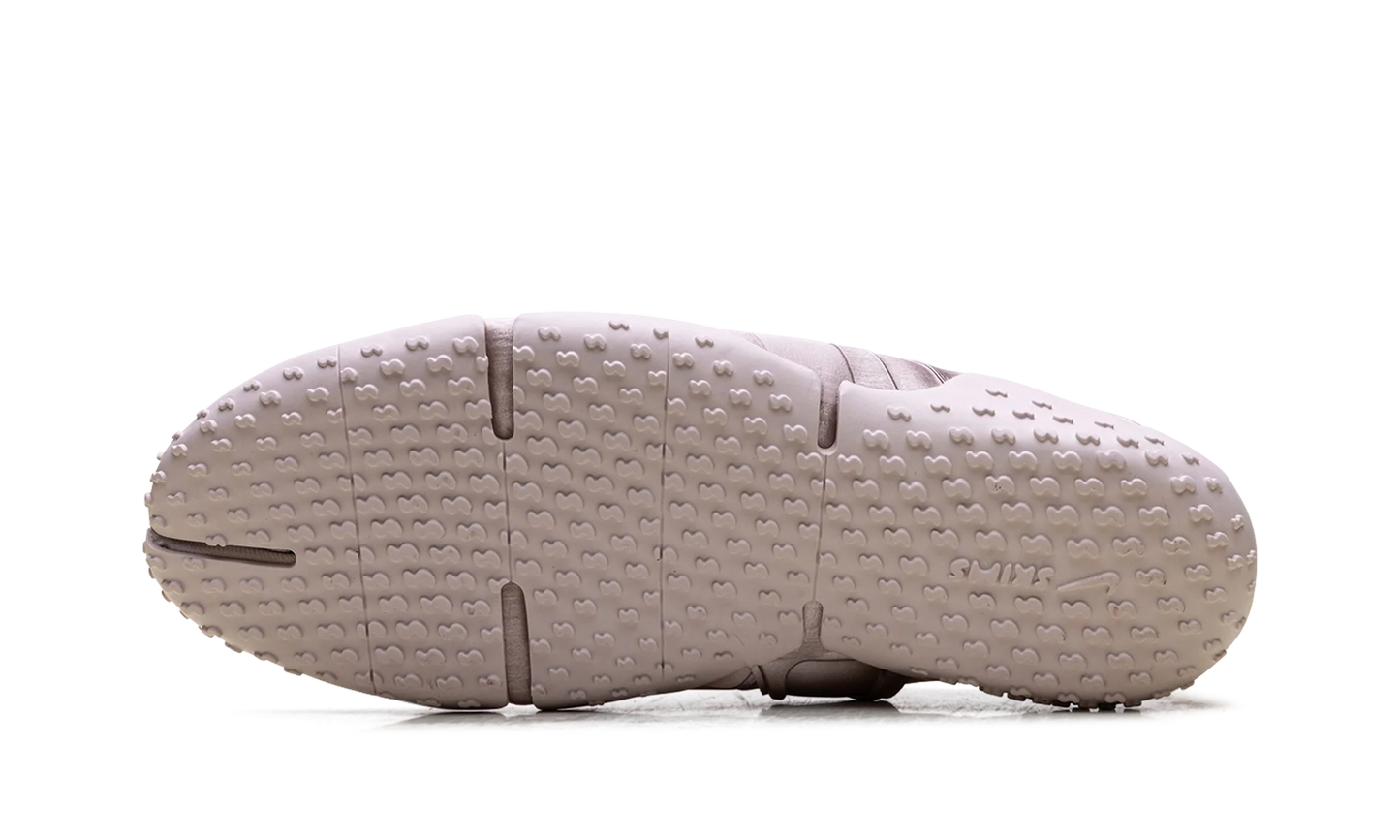 Air Rift Satin WMNS "SKIMS - Slit Red" IQ7158 600