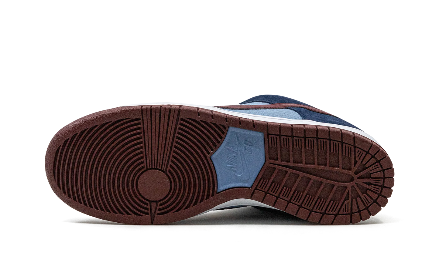 SB Dunk Low Premium "FTC Finally" 313170 463