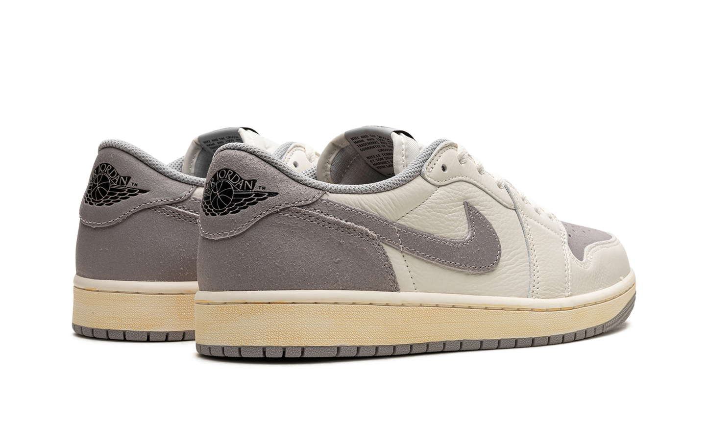 1 Low EX "Atmosphere Grey" CZ0790 101
