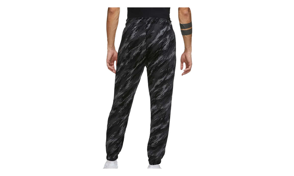 Sportswear Sport Essentials+ Club Fleece Sweatpants "Black / Orange" DD5145 010