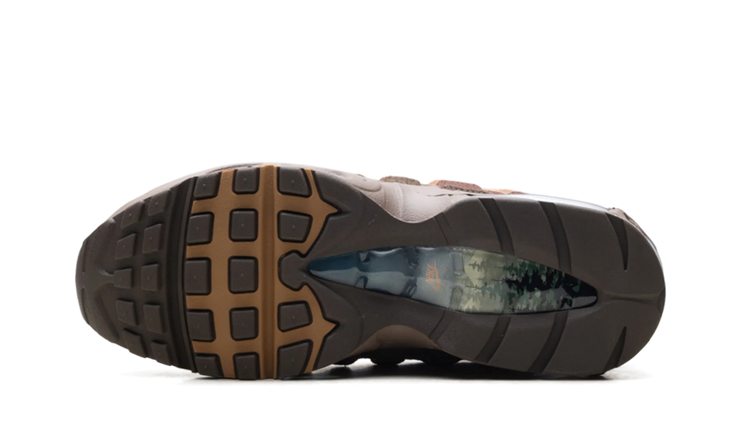 Air Max 95 "Big Bubble Ducks of a Feather Oregon Ducks Lumber Yard" IQ3988 001