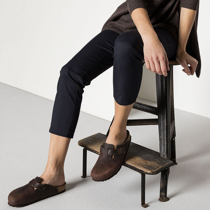 Boston Oiled Leather Classic Footbed Clog in Habana
