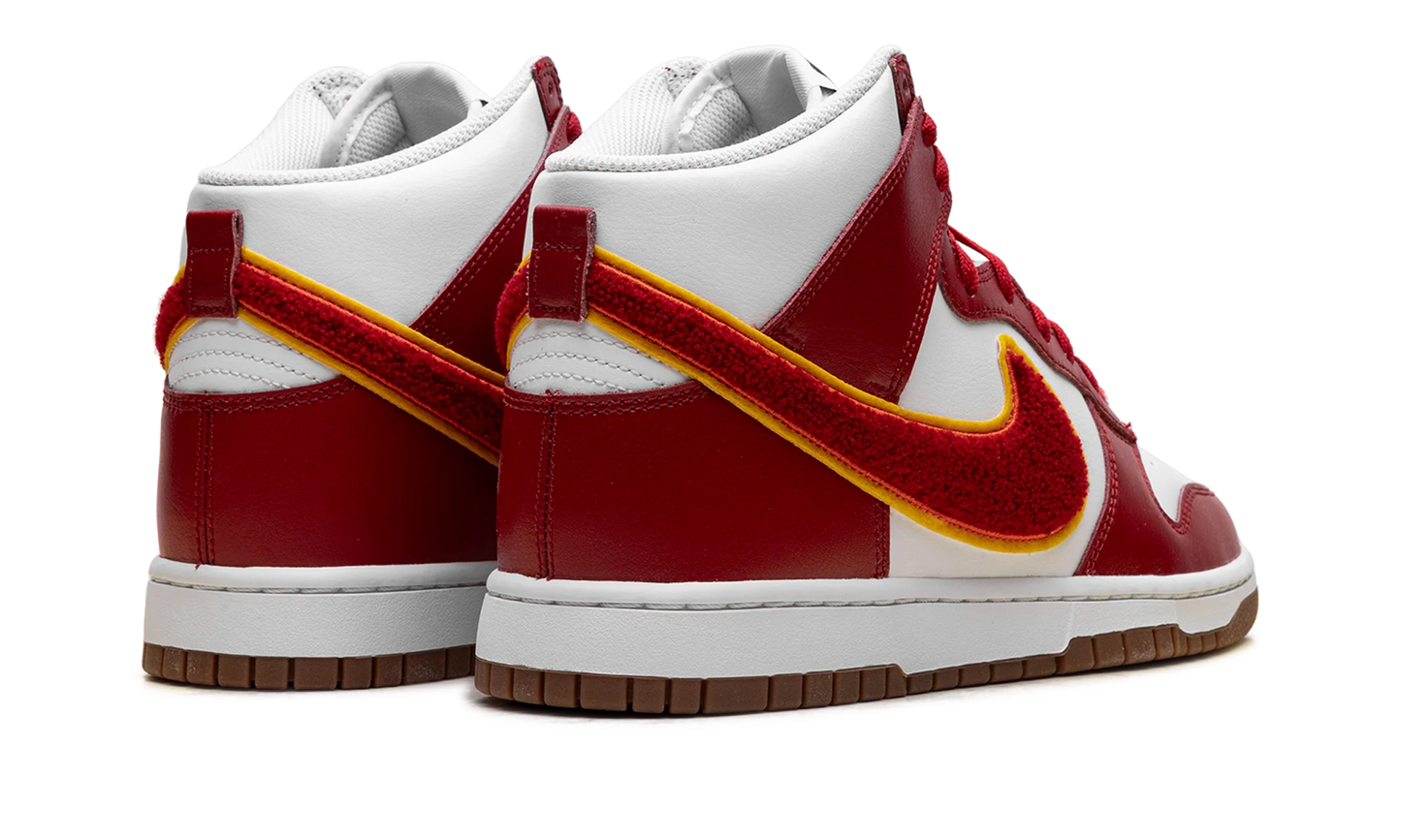 Dunk High "Chenille Swoosh White Gym Red" DR8805 101