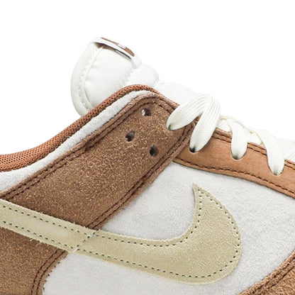 Dunk Low 'Medium Curry' (2021)