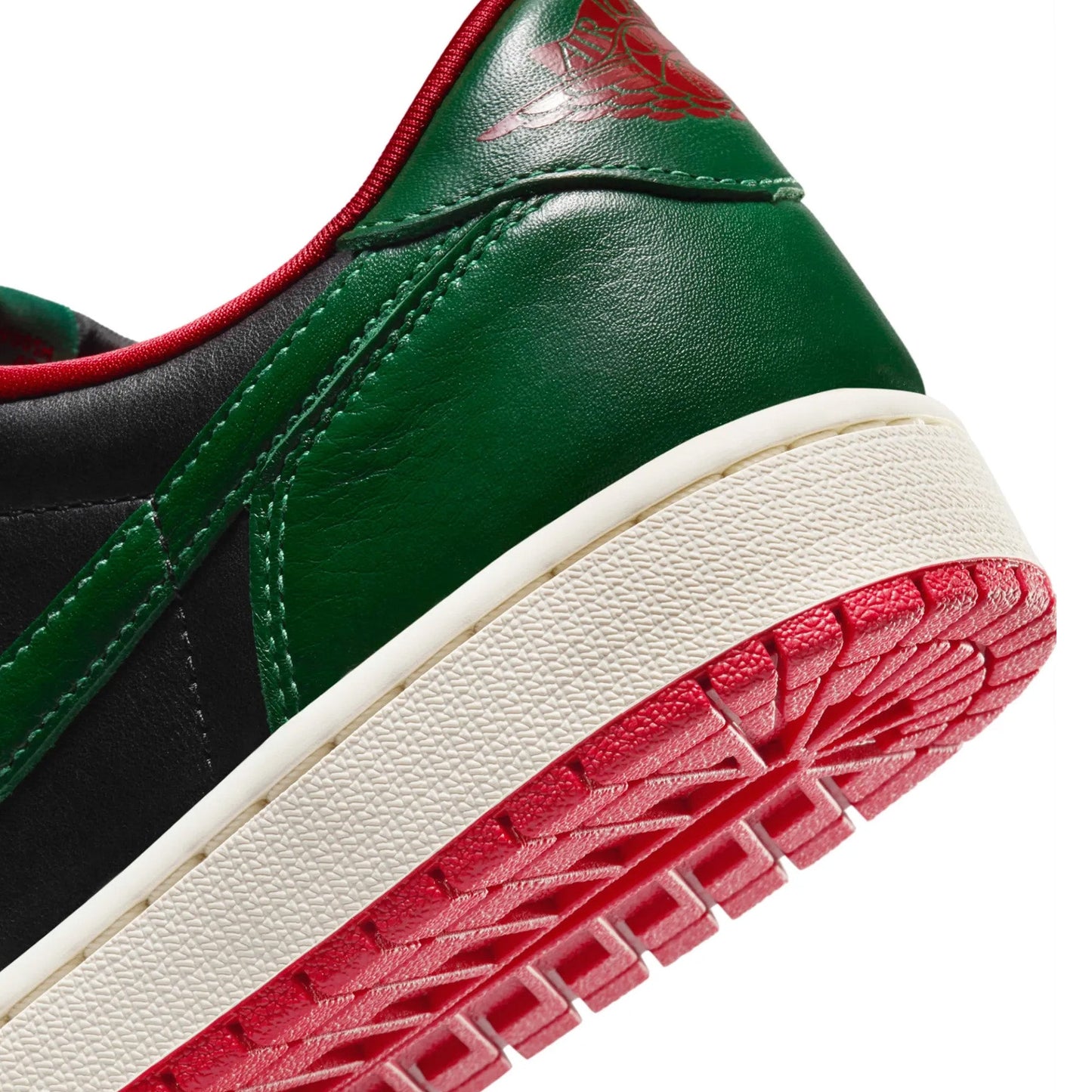 1 Retro Low OG 'Gorge Green Varsity Red' Women's (2024)
