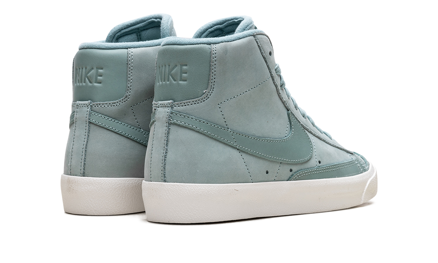 Blazer Mid WMNS"Mineral" DQ7572 300