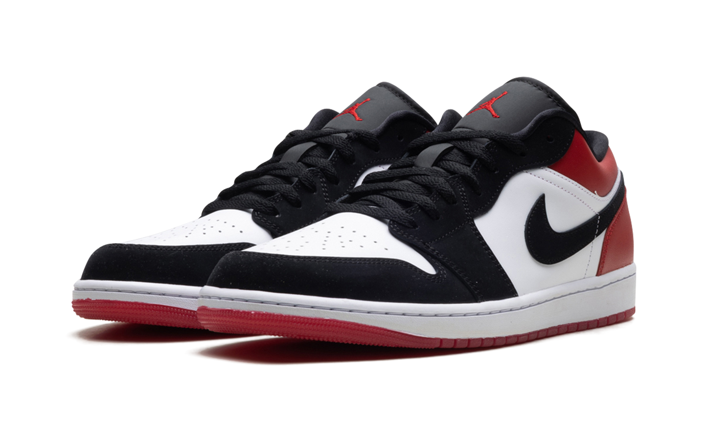 1 Low SE "Black Toe (2025)" IB8971 106