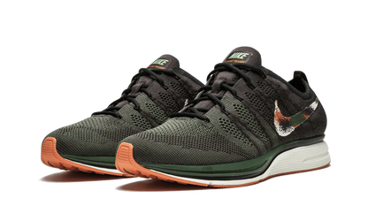 Flyknit Trainer "Velvet Brown" AH8396 202