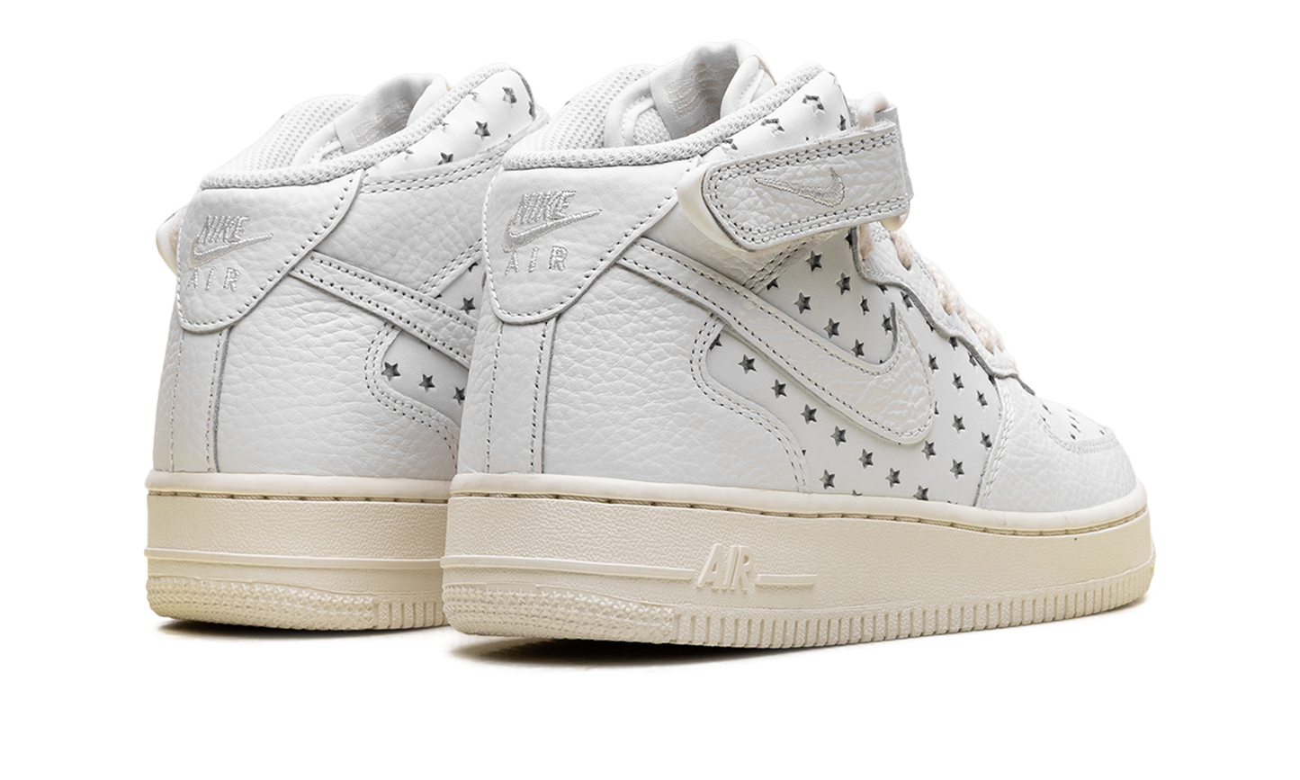 AIR FORCE 1 MID WMNS"CUT OUT STARS" DV3451 100