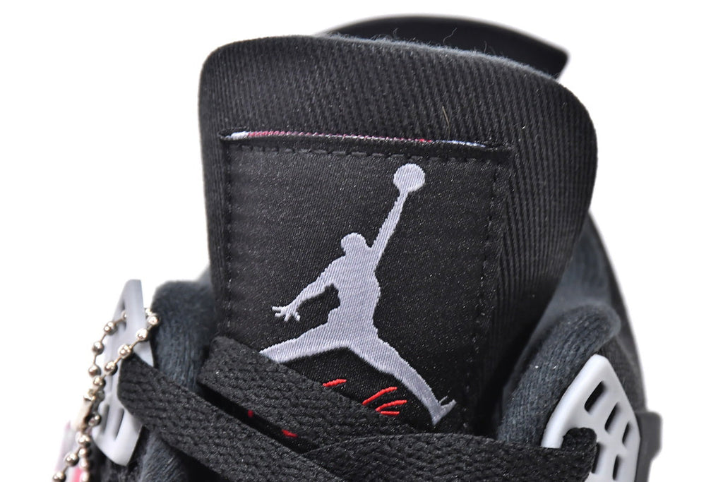 4 Retro SE Black Canvas