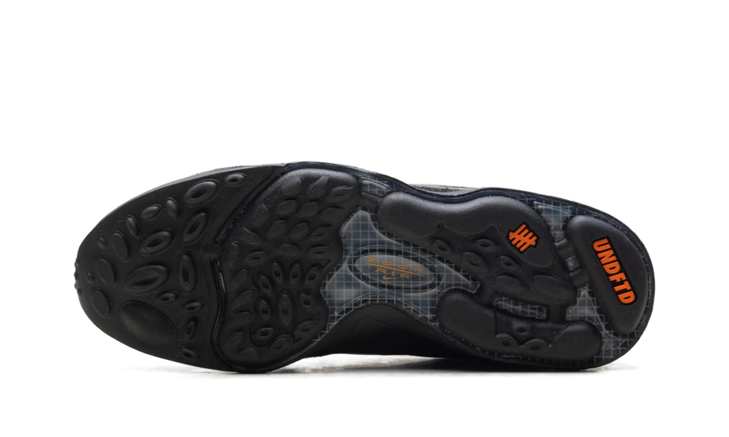 Air Zoom Spiridon "Undefeated Cargo Khaki" HV4847 300