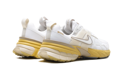 V2K Run WMNS "Gore-Tex White Light Bone" FZ2622 100
