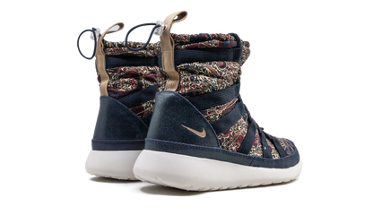 Roshe Run Hi Sneakerboot QS WMNS "Liberty of London Armory Navy" 633519 402
