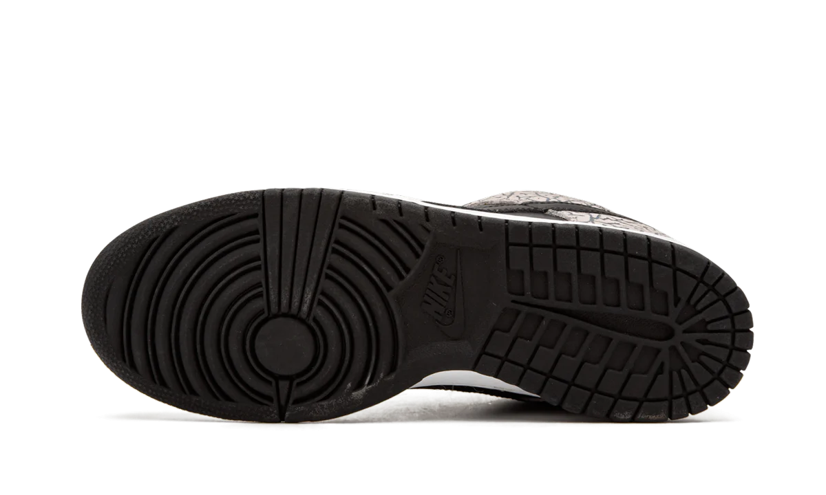 SB Dunk Low Pro "Supreme - Black Cement" 304292 131