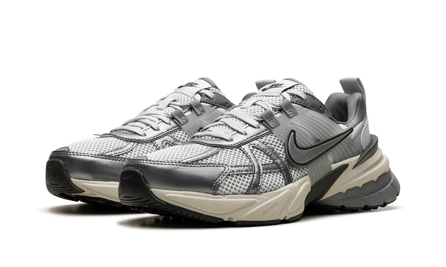 V2K RUN WMNS"Pure Platinum Wolf Grey" FD0736 003