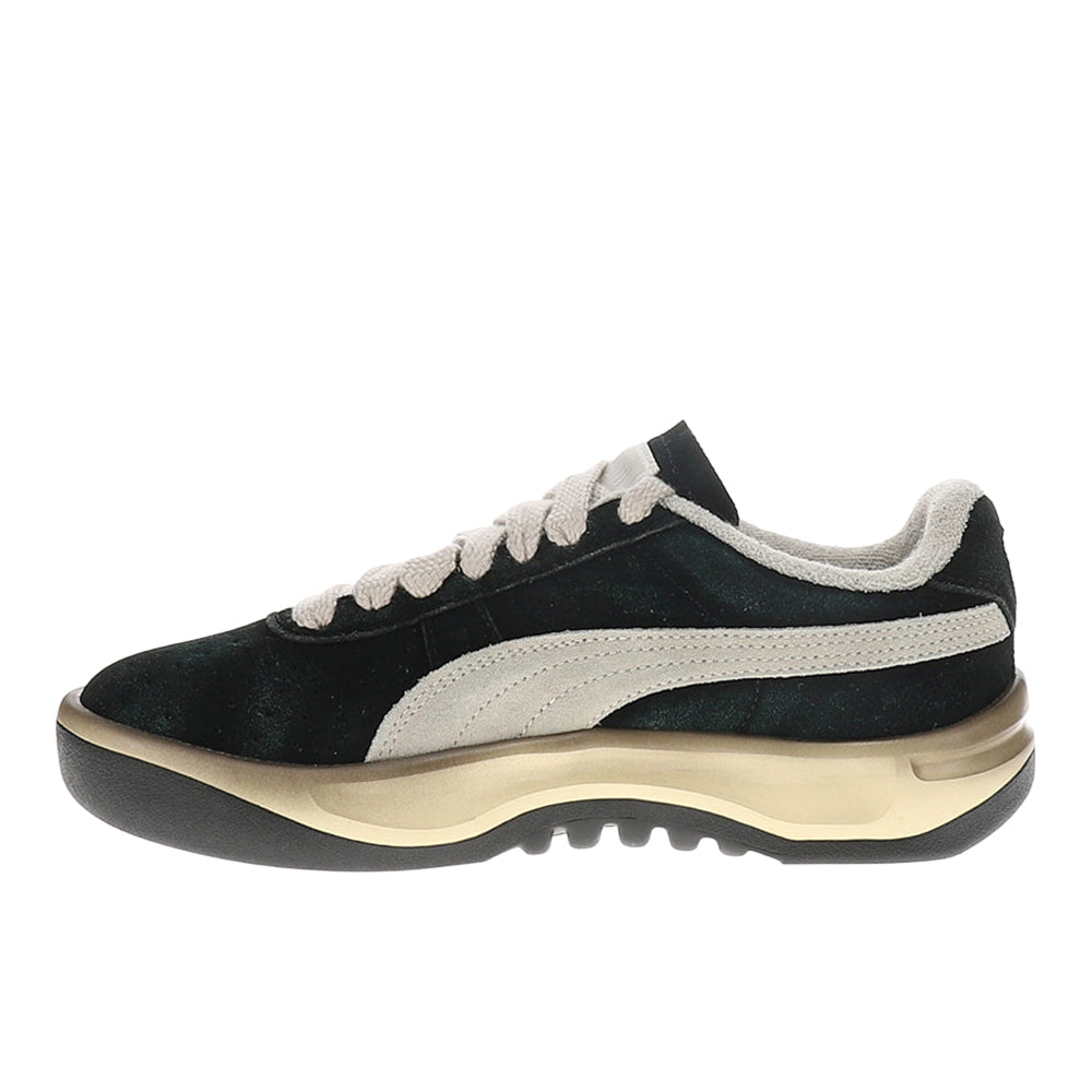 GV Special The Neverworn Lace Up Sneakers