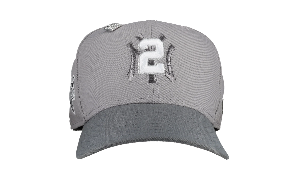 59FIFTY New York Yankees Derek Jeter Script Fitted Hat "Cool Grey" NE282