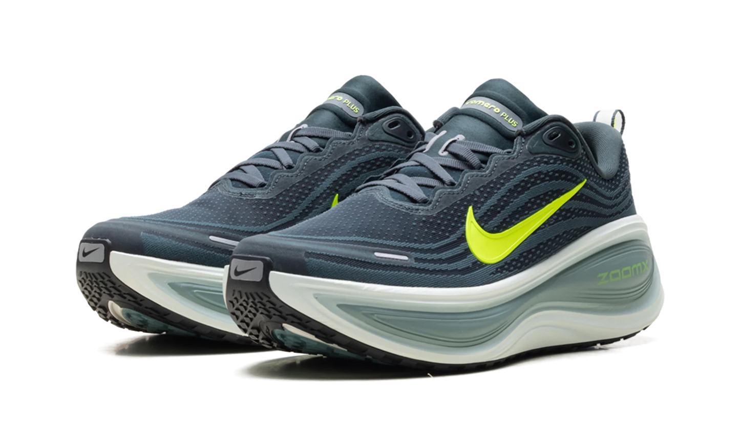 Vomero Plus "Seaweed Volt Green Haze" HV8150 300