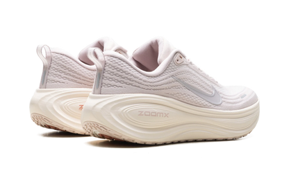 Vomero Plus WMNS "Silt Red Stardust" HV8154 605