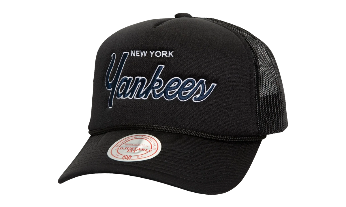 MLB Script Trucker Cap "New York Yankees - Black" HT8215 NYYBLCK