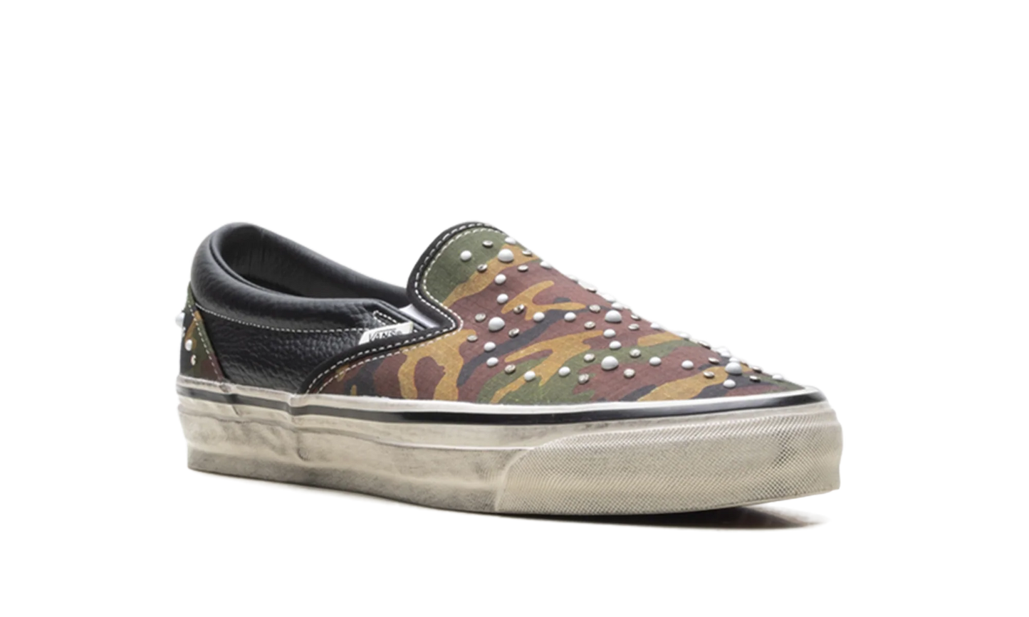 LX Classic Slip-On 98 "Pearlized Pack Camo Black" VN000D9PCAK