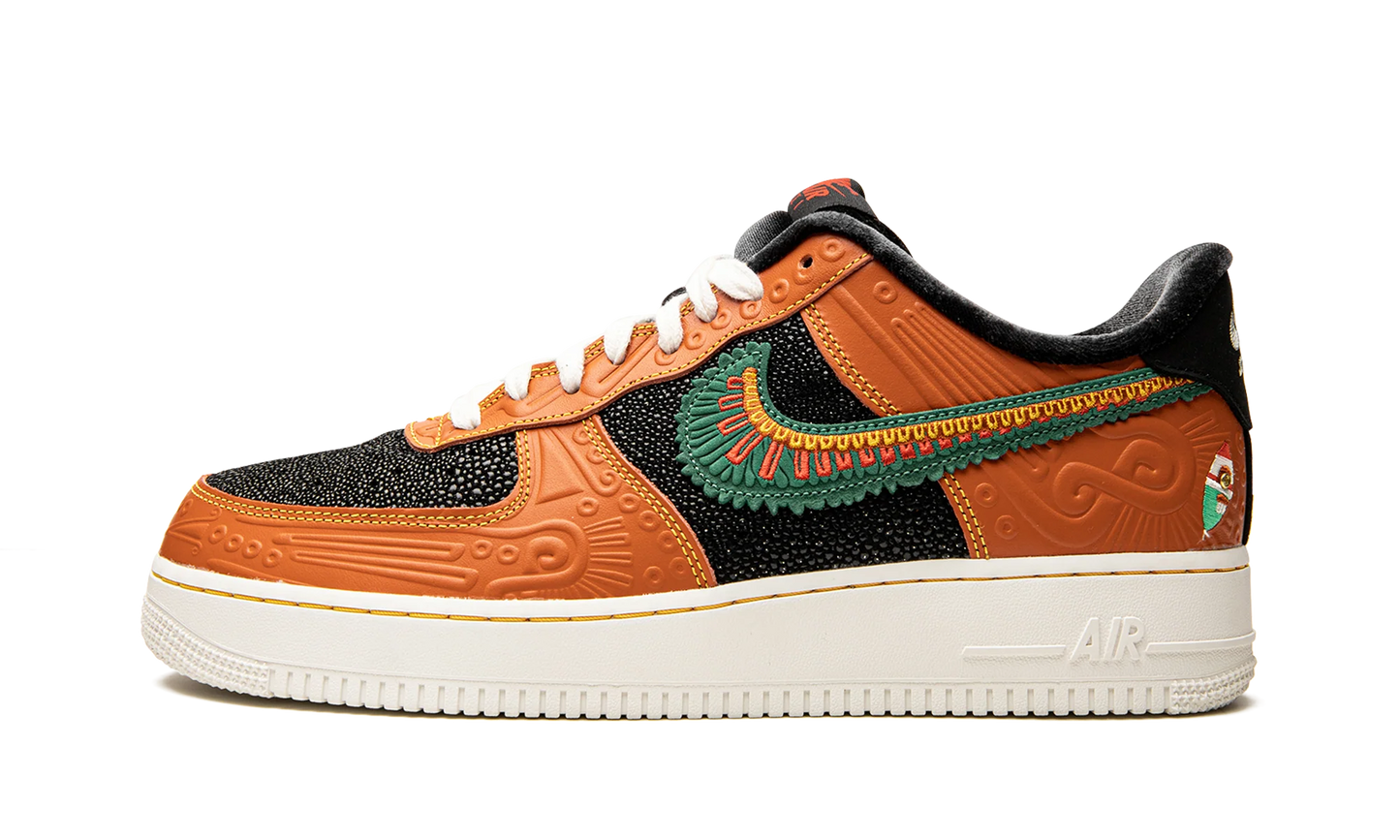 Air Force 1 '07 LX "Siempre Familia" DO2157 816