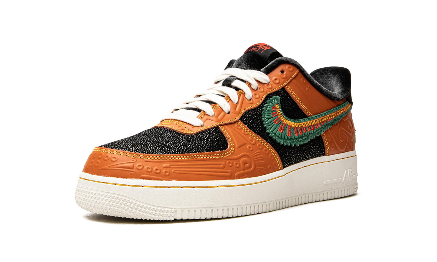 Air Force 1 '07 LX "Siempre Familia" DO2157 816