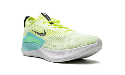 ZOOM FLY 4 MNS WMNS CT2401 700