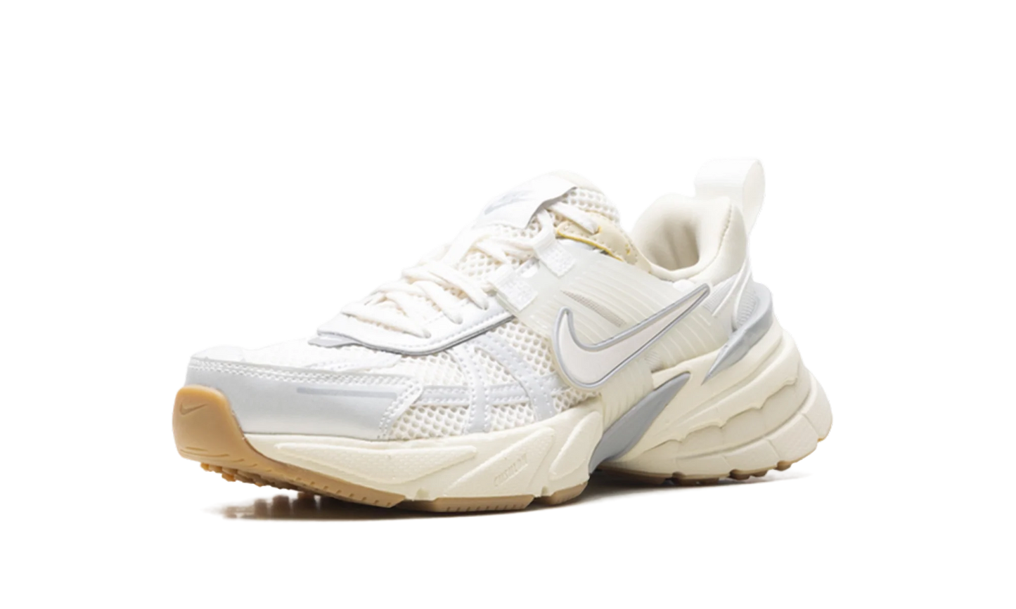 V2K Run WMNS "White Photon Dust Fir" FD0736 108