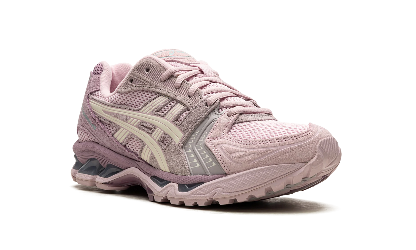 GEL KAYANO 14 WMNS "BARELY ROSE CREAM" 1202A105 700