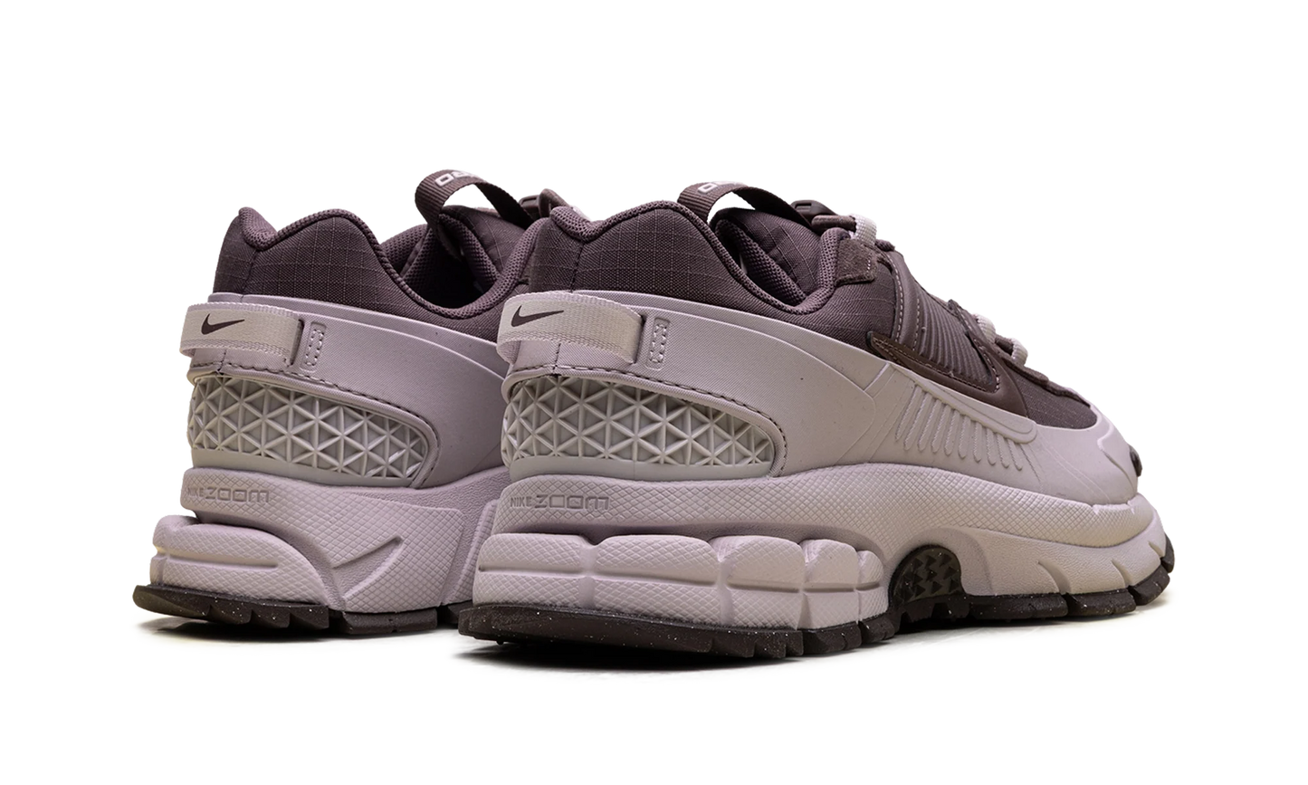 Nike Zoom Vomero 5 Roam WMNS "Particle Rose" HQ2181 501