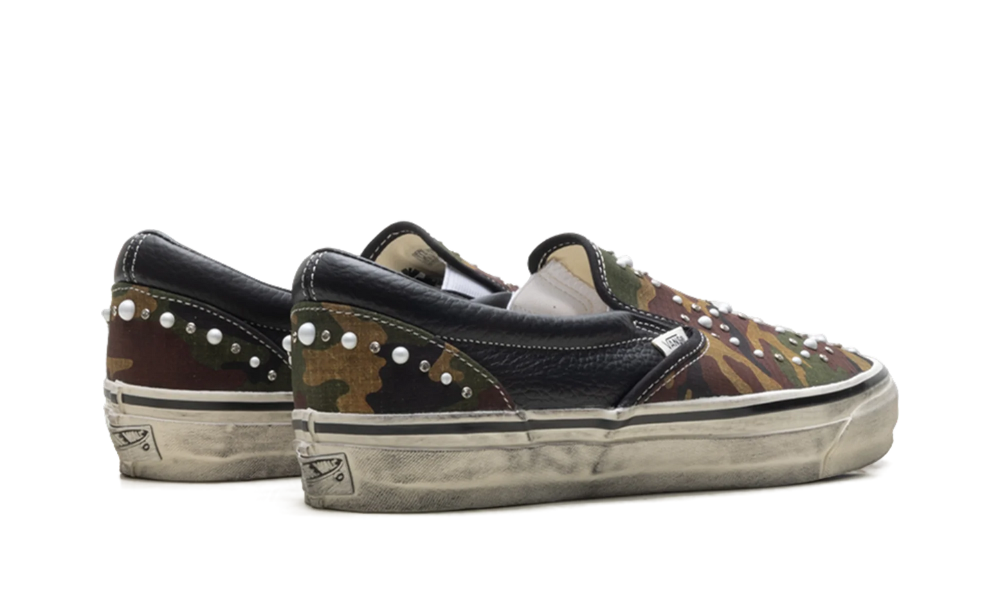 LX Classic Slip-On 98 "Pearlized Pack Camo Black" VN000D9PCAK