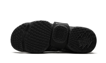 LeBron 15 Lifestyle "Kith - Concrete" AO1068 100