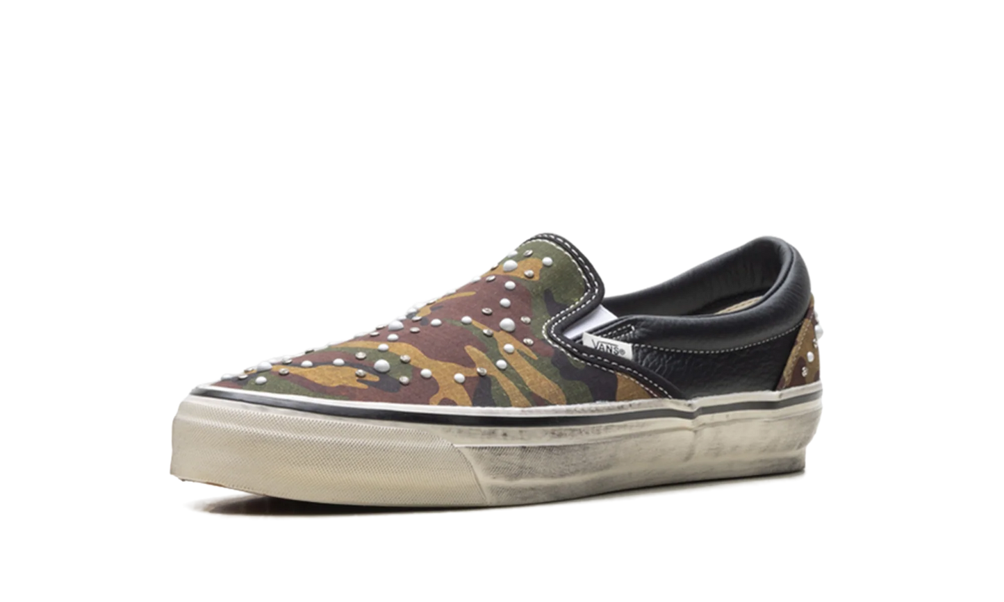 LX Classic Slip-On 98 "Pearlized Pack Camo Black" VN000D9PCAK