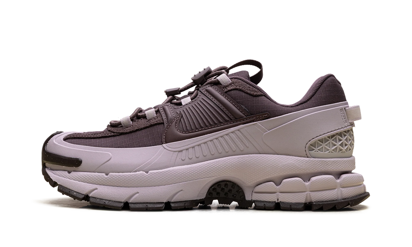 Nike Zoom Vomero 5 Roam WMNS "Particle Rose" HQ2181 501