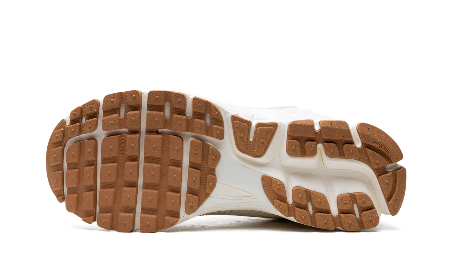 WMNS Zoom Vomero 5"SAIL GUM" HM5886 133