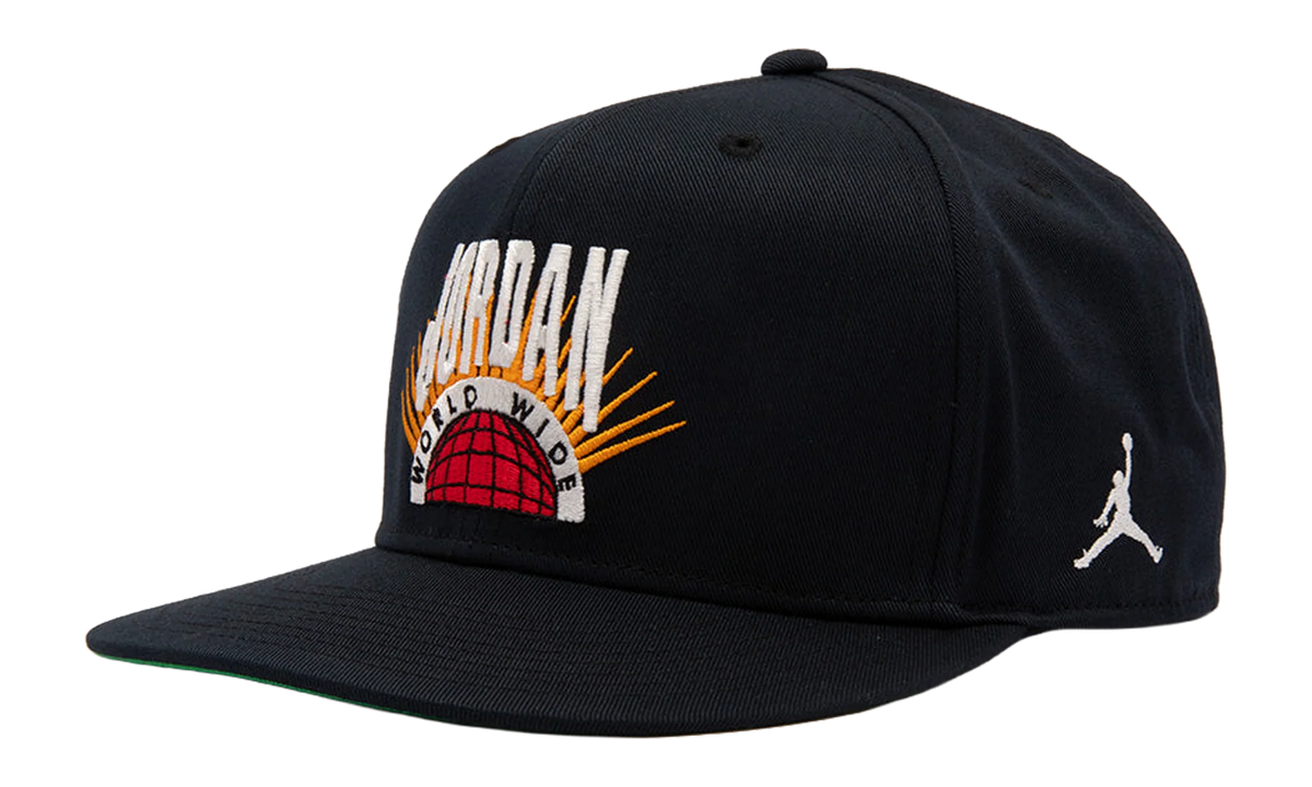 Jordan Essentials Pro Structured Flat Bill Hat "Black / Kelly Green / Sail" IF3508 010