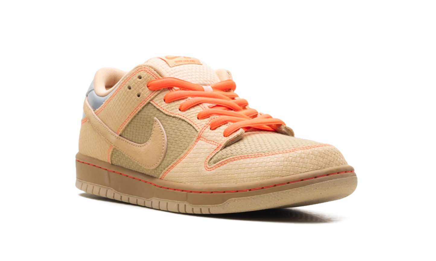 SB Dunk Low "Som Tum" IB6206 701