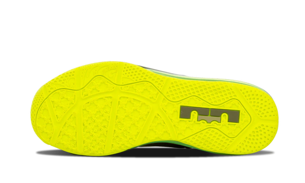 Max Lebron 11 Low 642849 200